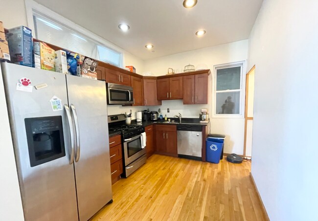 Foto del edificio - 775 Parker St