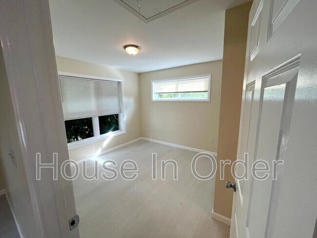 Foto del edificio - 307 8th Ave E