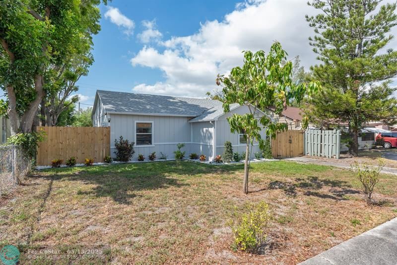 Primary Photo - 906 29th St