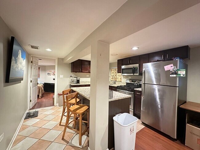 Foto del edificio - 3315 N Albany Ave