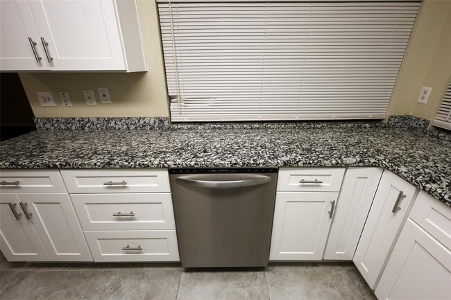 Building Photo - 13409 Rayburn Rd