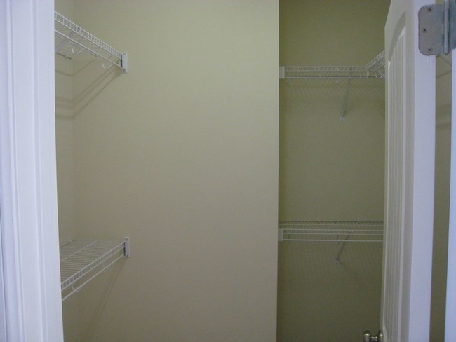 Building Photo - 7732 Acc Blvd