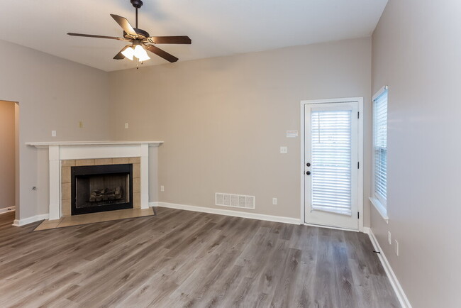 Foto del edificio - 7872 Allen Ridge Ln