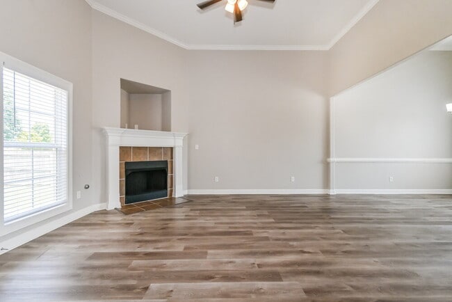 Building Photo - 3373 Champion Hills Dr