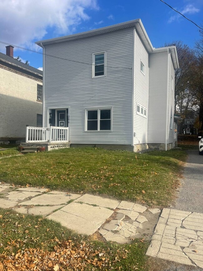 Building Photo - 206 S Melcher St