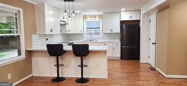 Foto del edificio - 348 Pine Forest Dr
