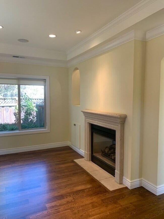 Foto del edificio - Beautiful Home Downtown Menlo Park