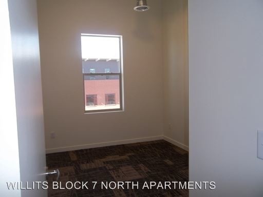 Foto del edificio - 979 E Valley Rd
