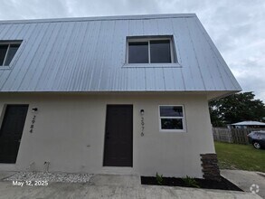 Building Photo - 2976 SE Bonita St