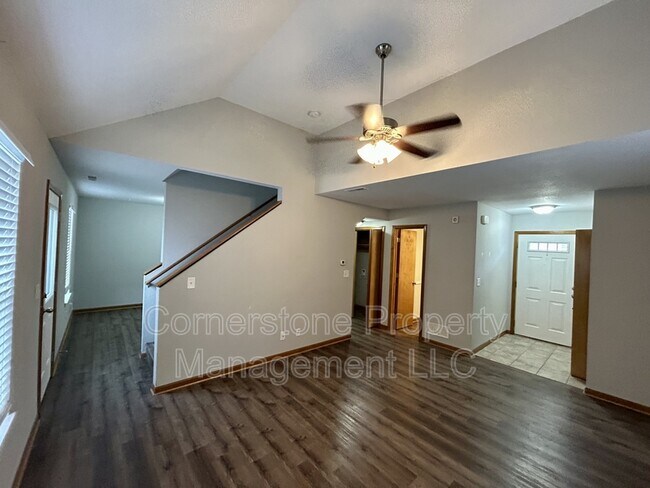 Building Photo - 1500 E 24th St