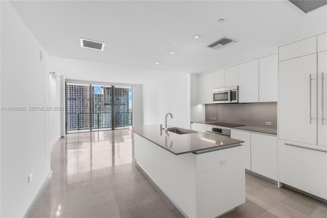 Building Photo - 68 SE 6th St