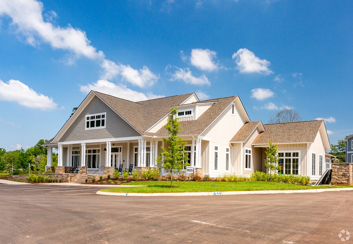 The Village at Westland Cove Apartments in Knoxville, TN