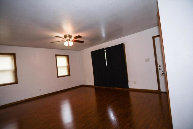Building Photo - 1127 Pomeroy