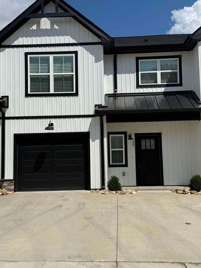 Building Photo - Welcome to your new home!