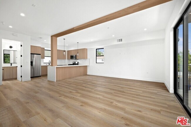 Foto del edificio - 5543 Calhoun Ave
