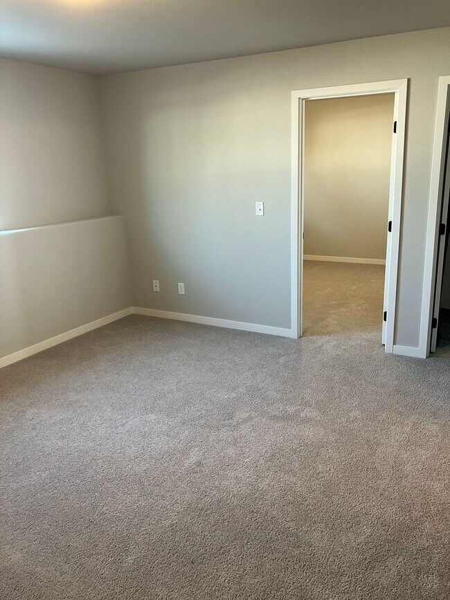 Building Photo - New 3 Bedroom/3 Bathroom Twin Home