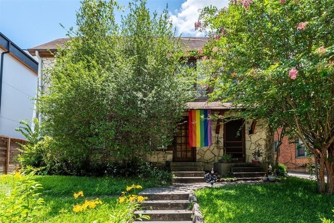 Building Photo - 1927 W McKinney St