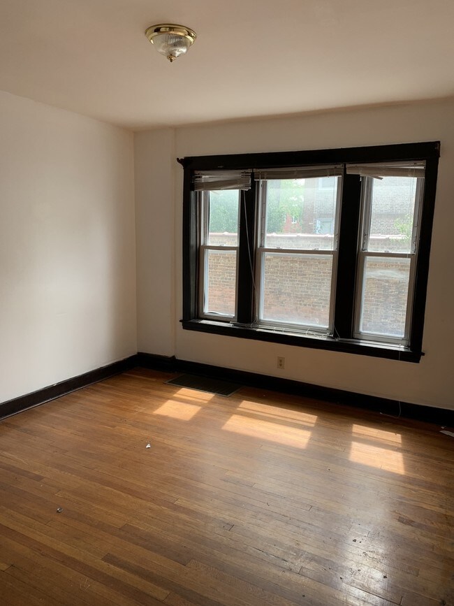 Building Photo - 3646 N Kilpatrick Ave