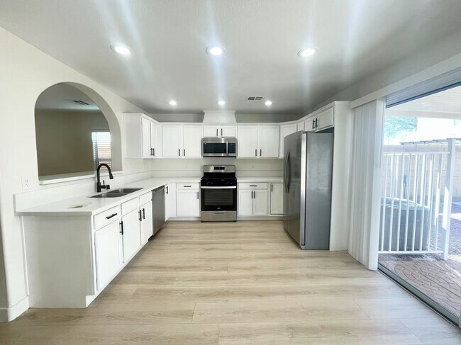 Building Photo - 8928 Skyline Peak Ct