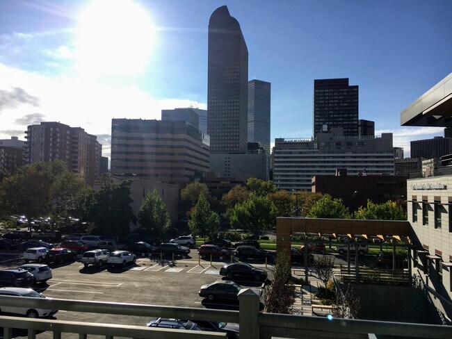 Foto del edificio - 1747 N Pearl St
