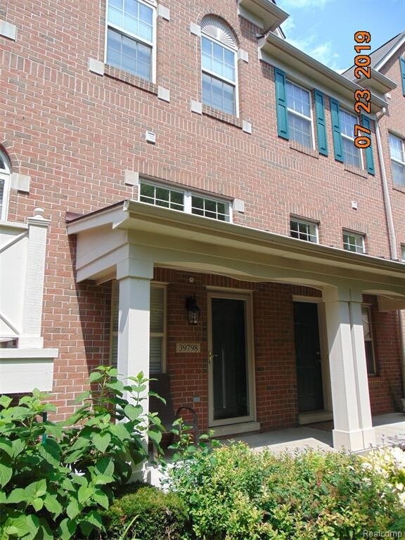 39798 Rockcrest Cir, Northville, MI 48168 Condo for Rent in