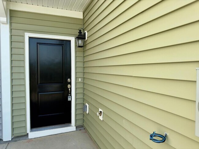 Foto del edificio - 276 Shingle Oak Rd