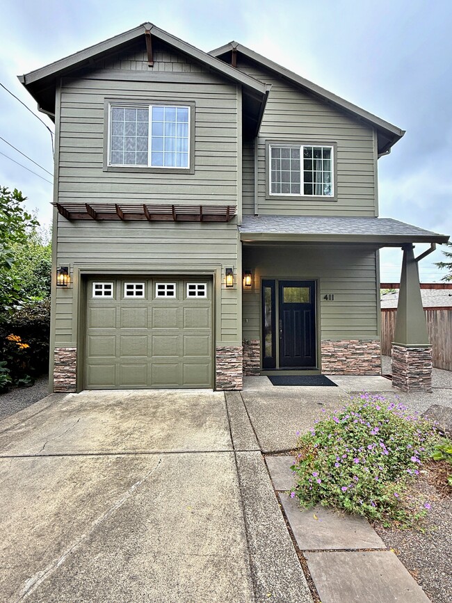 Building Photo - 411 SE 52nd Ave