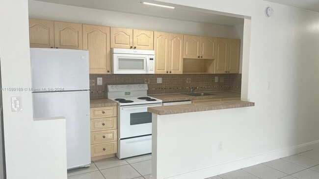 Building Photo - 4570 NW 79th Ave
