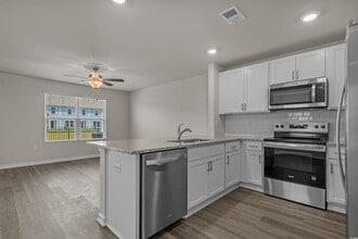 Building Photo - 344 Bayou Loop