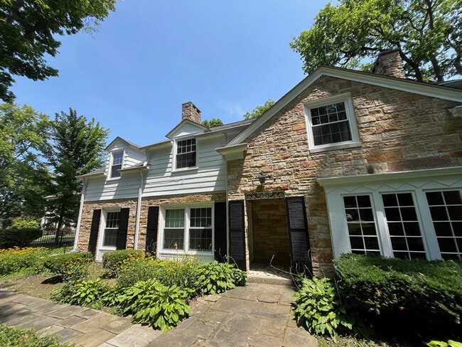 Building Photo - 317 E Westfield Blvd