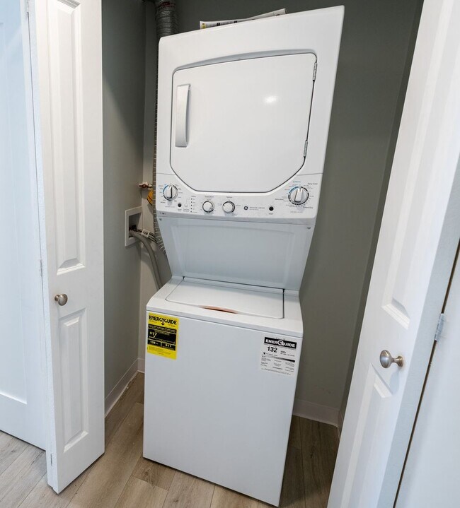 Interior Photo - 170 North Crescent Street