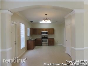 Foto del edificio - 5811 Midcrown Dr