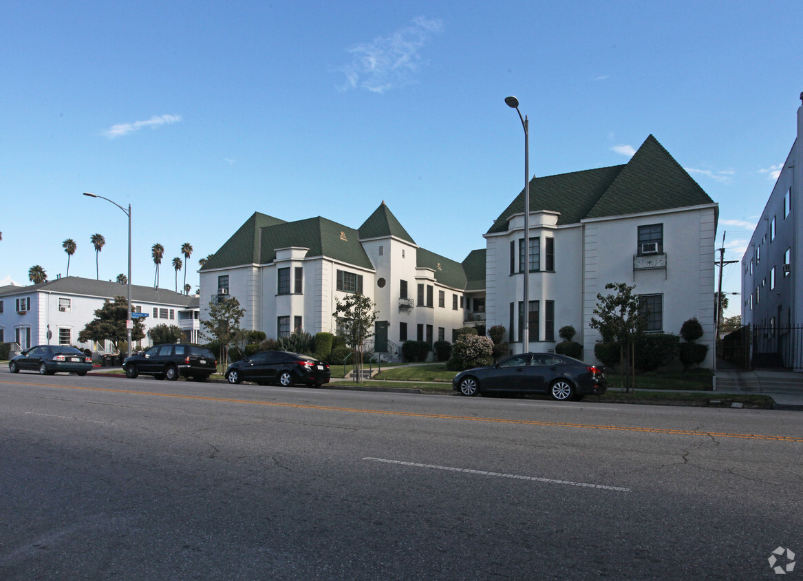 Building Photo - 1940-1950 N Vermont Ave