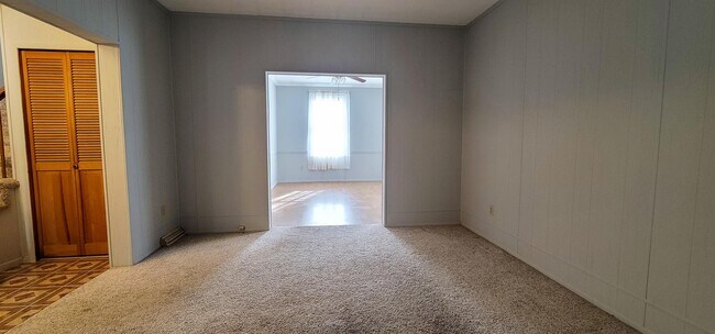 Building Photo - 400 Catalpa St