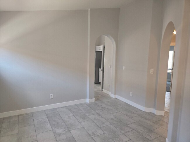 Foto del edificio - 3..2...1.. REMODEL DONE! 4 BEDS 2 BATHS SI...