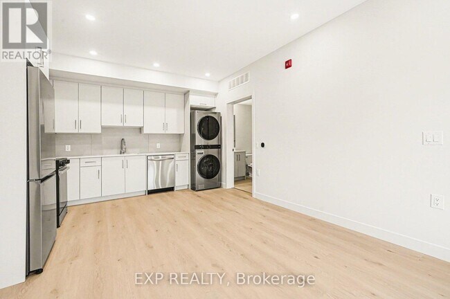 Building Photo - 79 Marquette Ave