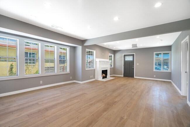 Photo - 1049 W 62nd St Apartment