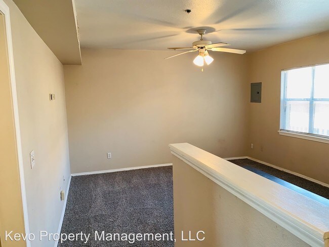 Building Photo - 847 East Dr