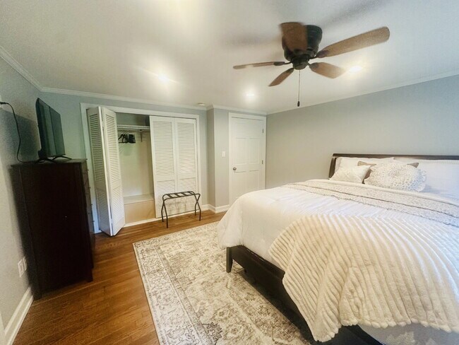 Foto del edificio - Furnished 3-Bedroom Single-Family Home in West Falls
