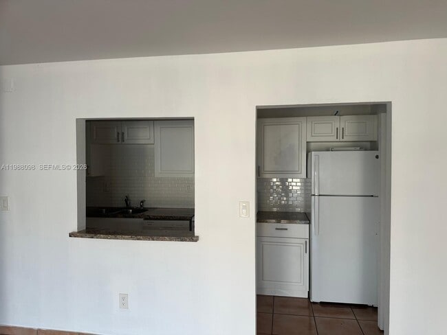 Foto del edificio - 4500 NW 79th Ave