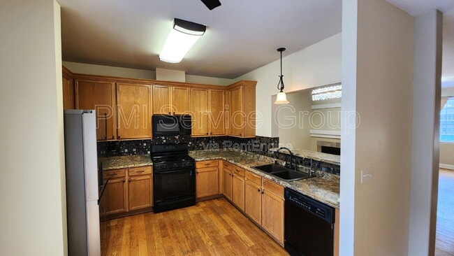 Building Photo - 2325 Twilight Dr