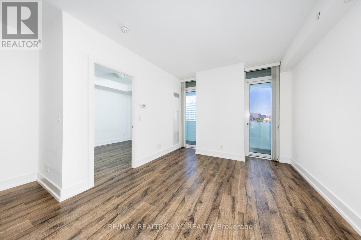 Photo principale - 200-1200 Bloor St W