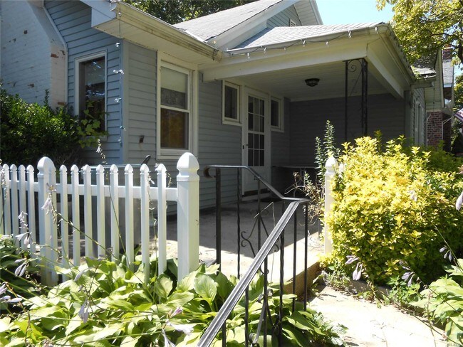 Building Photo - 227 Wellington Rd