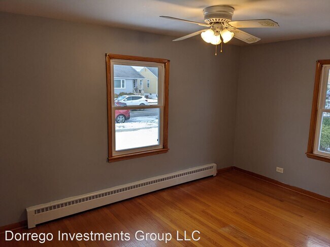 Building Photo - 3 br, 1 bath House - 533 156th Pl.
