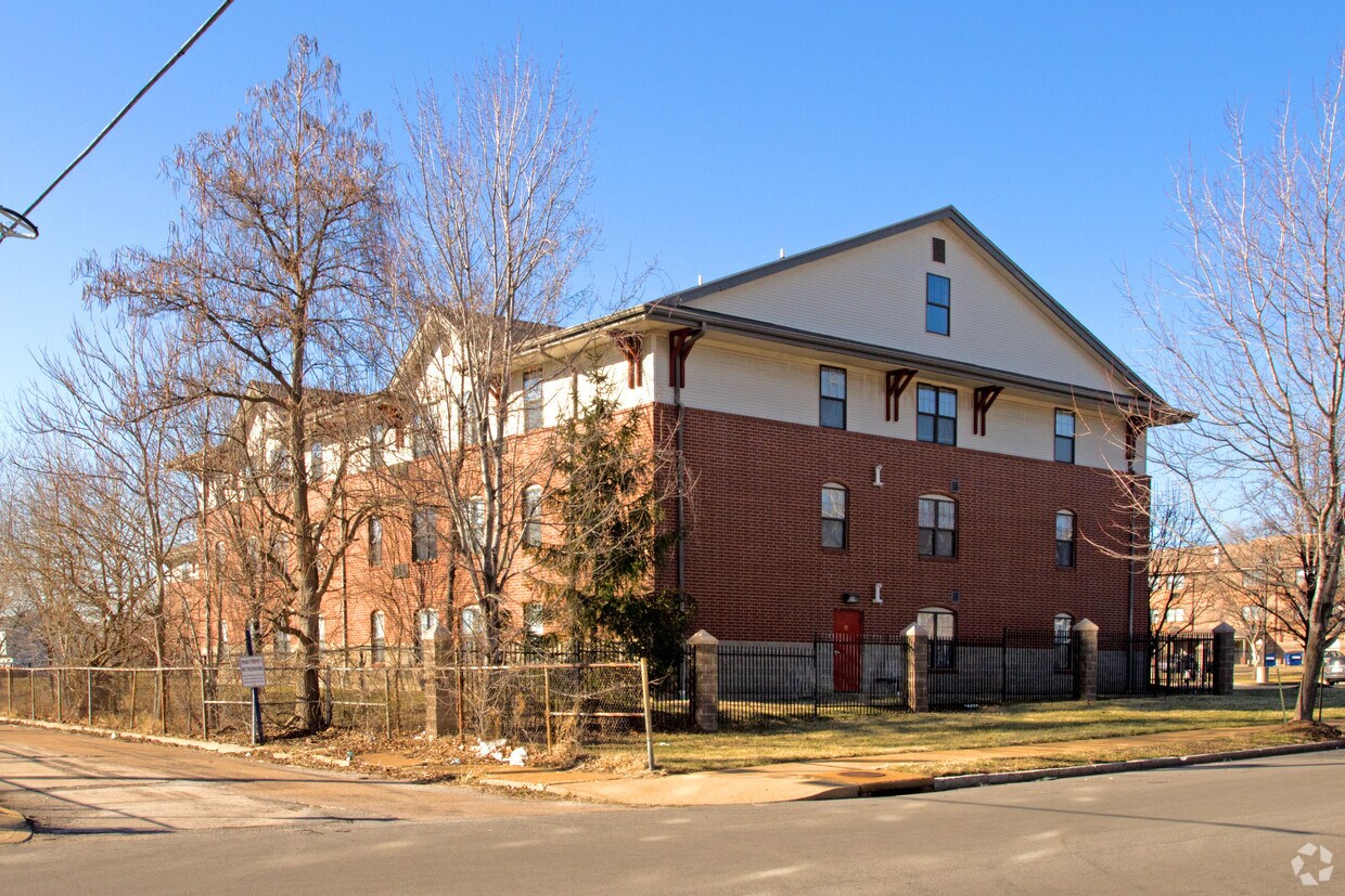 Building Photo - Hylton Point II Apartments