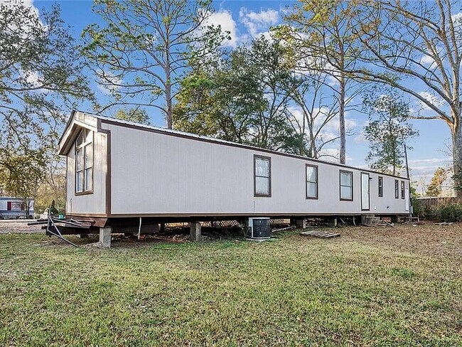 Foto del edificio - 39483 Frierson Rd