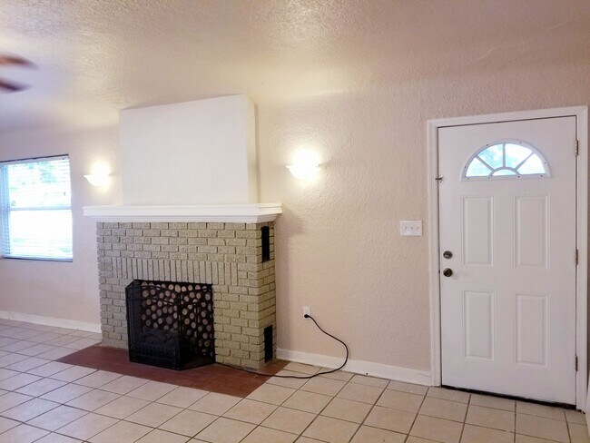 Foto del edificio - 512 E Strawbridge Ave