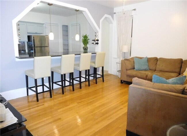 Living area - 592 Warburton Ave