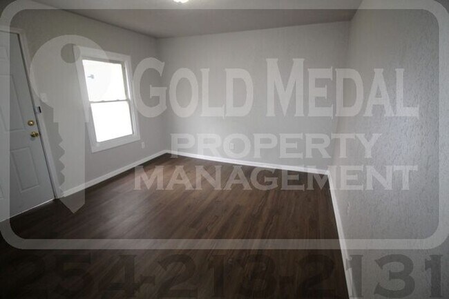 Foto del edificio - 711 W Avenue C