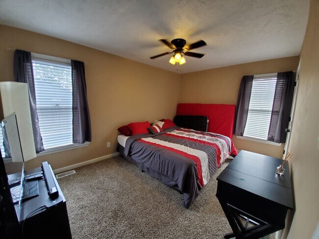 Foto del edificio - 6786 Candlewood Dr